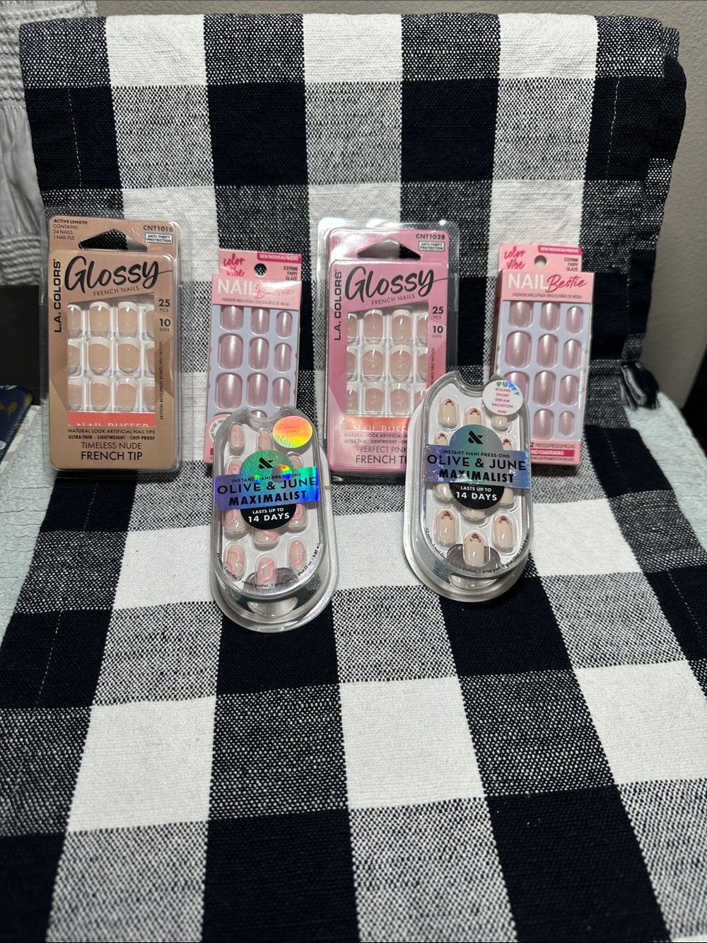 6 sets Olive & June and L.A. Colors Glossy Press-On Nails - Pink & Nude NWT
